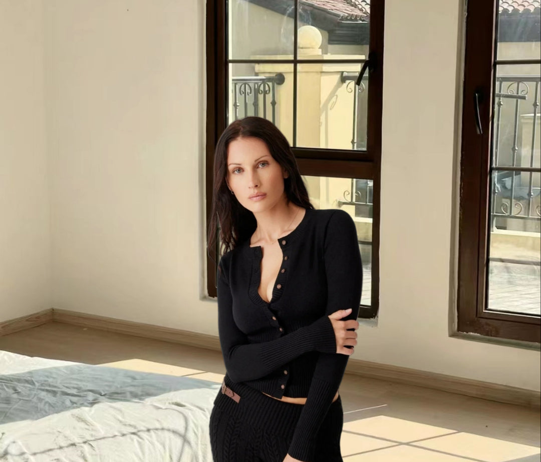Damen Strick Set mit Knopfdetails und kurzem Schnitt EB