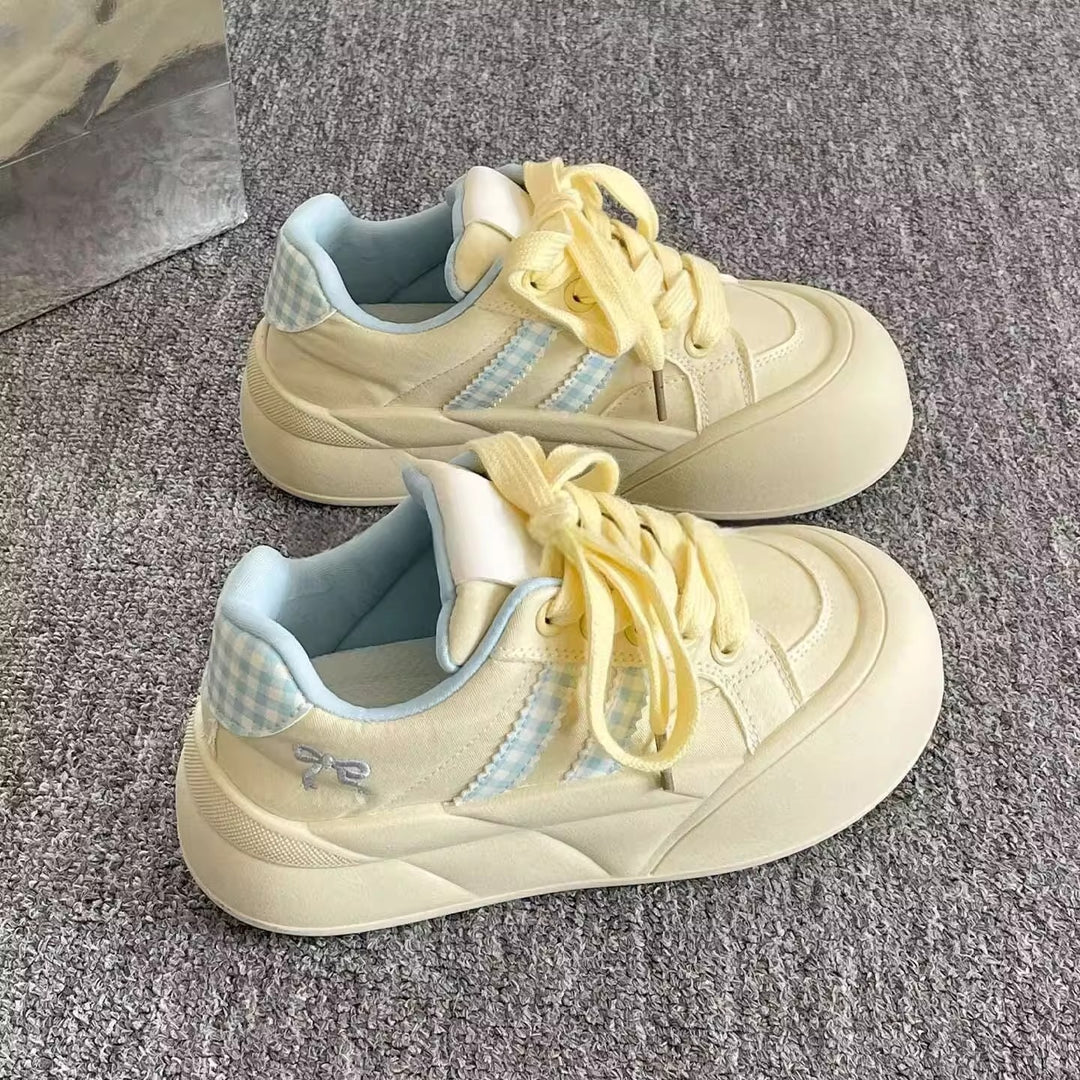 Damen Sportliche Sneakers mit atmungsaktiver Mesh-Oberfläche und innovativem Schnürsystem EB