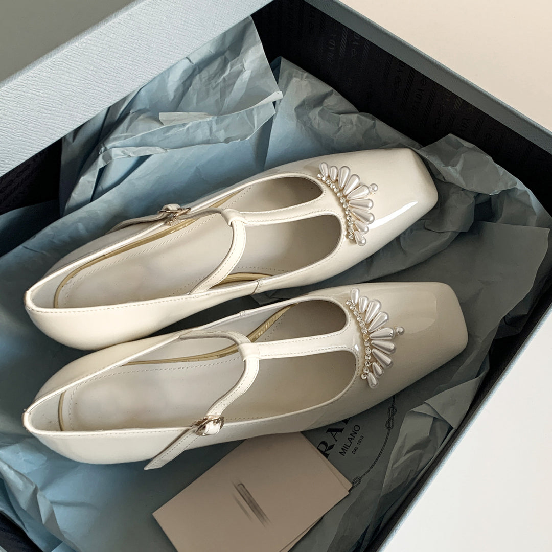 Damen Elegante und stilvolle Ballerinas mit Perlenapplikation EB