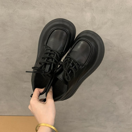 Damen modische Sneaker im urbanen Stil mit robustem Sohlenprofil und eleganten Details EB