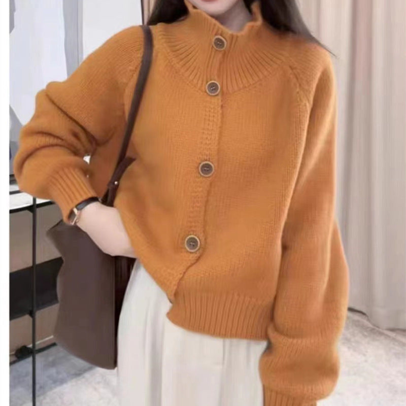 Damen gemütliche Strickjacke mit hohem Kragen und dekorativen Knöpfen EB
