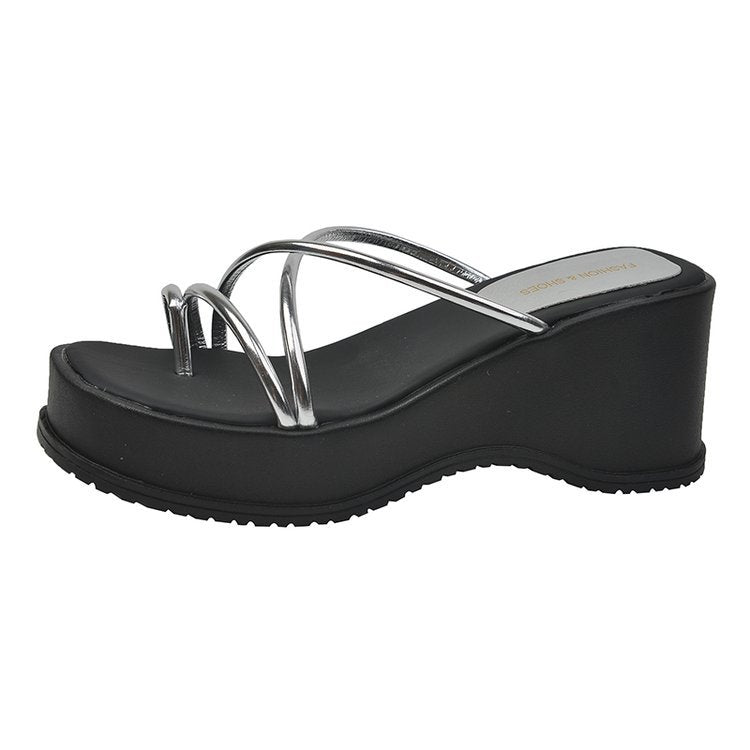 Damen Plateausandalen mit trendigen Riemen EB