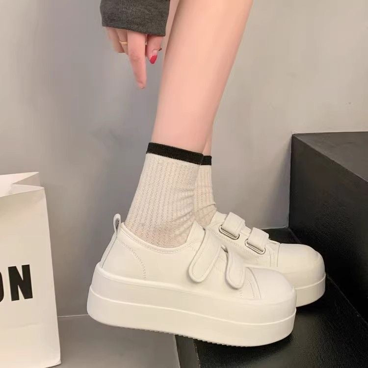Damen Plateau-Sneaker mit doppeltem Klettverschluss und ergonomischer Sohle EB