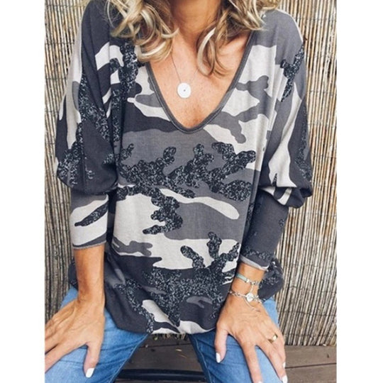 Damen Oversize V‑Ausschnitt Longshirt mit Camouflage‑Print und Glitzerbesatz EB