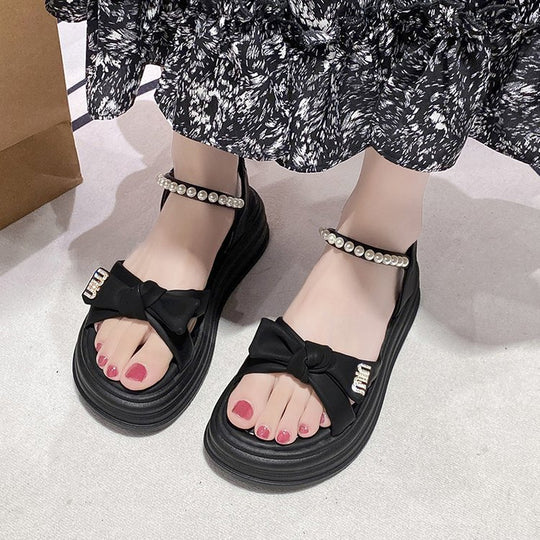 Damen modische Plateausandalen mit Schleifen-Detail und Perlenakzent EB