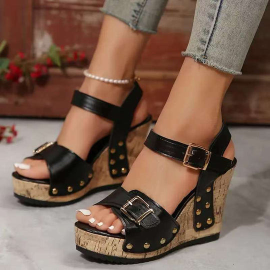 Damen Wedge-Sandalen mit buntem Riemendesign und komfortabler Fußbettgestaltung EB