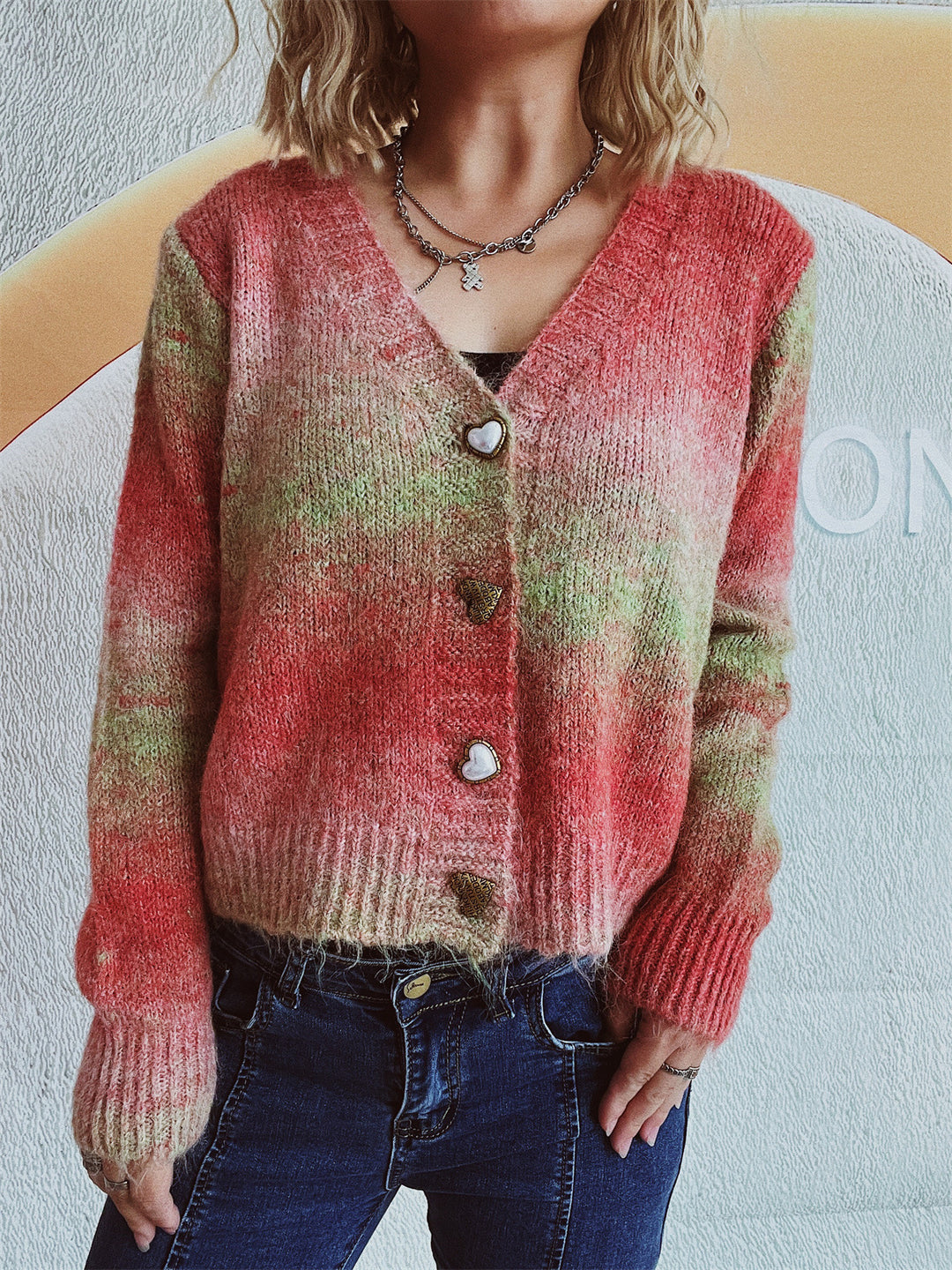 Damen Strickjacke mit luxuriösem Mohair-Material und modischen Herzknöpfen EB