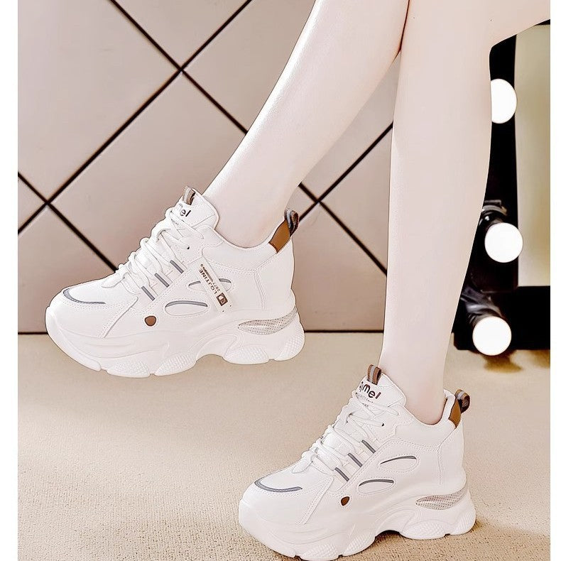 Damen Sportliche Sneakers mit atmungsaktiver Mesh-Oberfläche und dämpfender Laufsohle EB