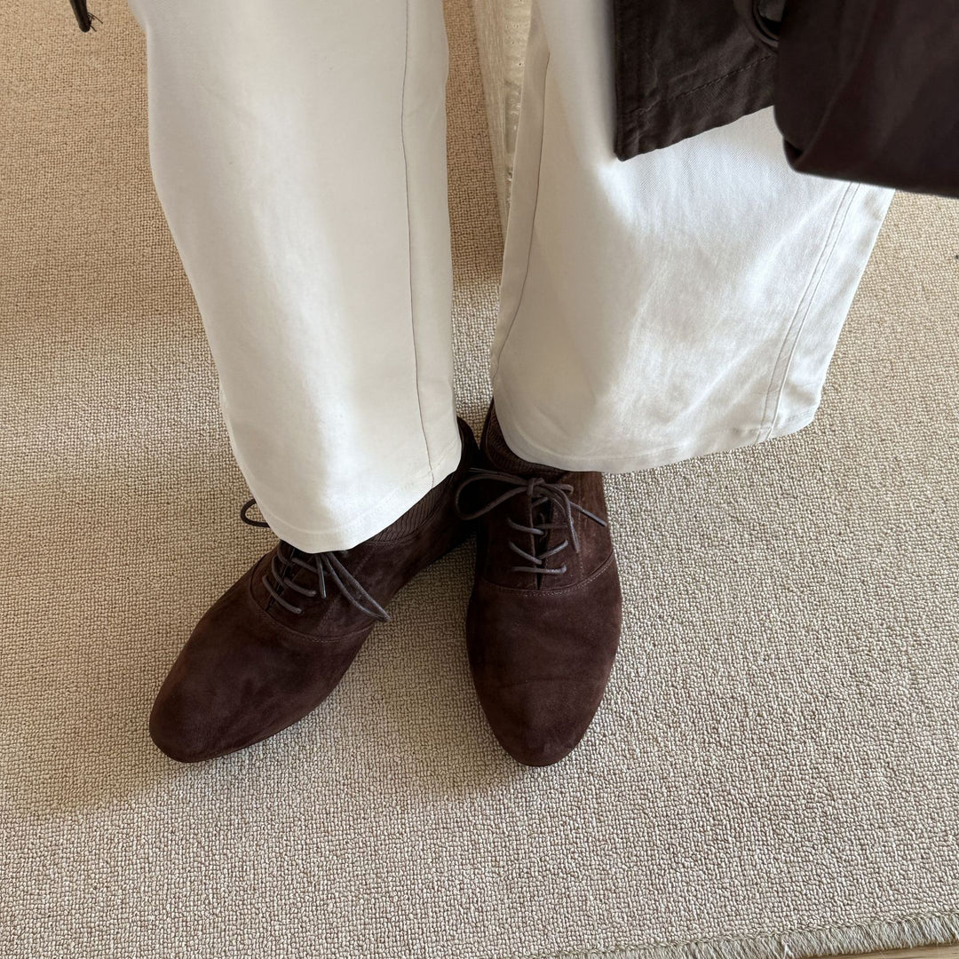 Damen Klassische Schnürschuhe aus hochwertigem Wildleder mit eleganter Silhouette EB