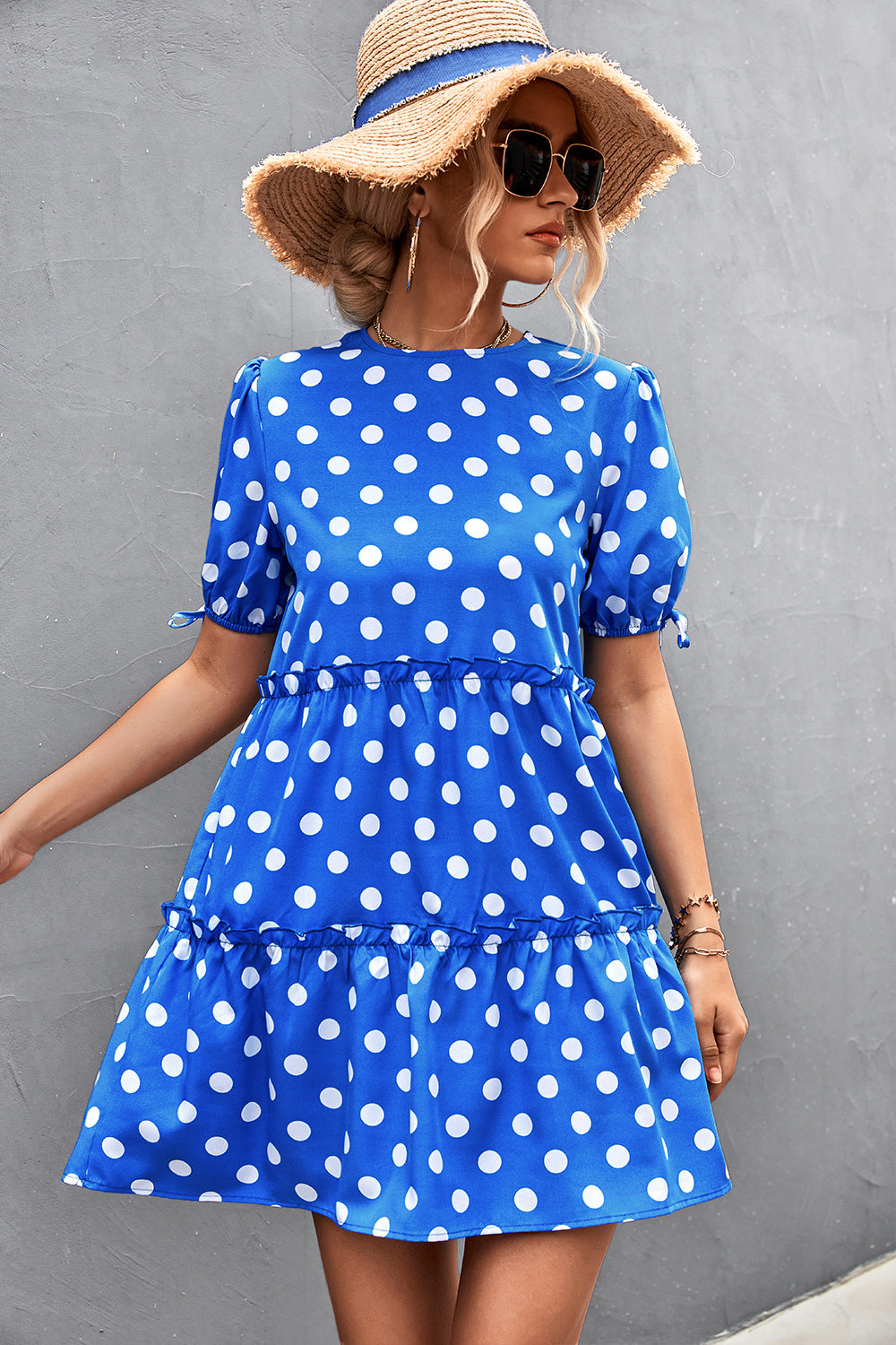 Damen Freizeitkleid mit voluminösen Rüschendetails und Polka-Dots EB