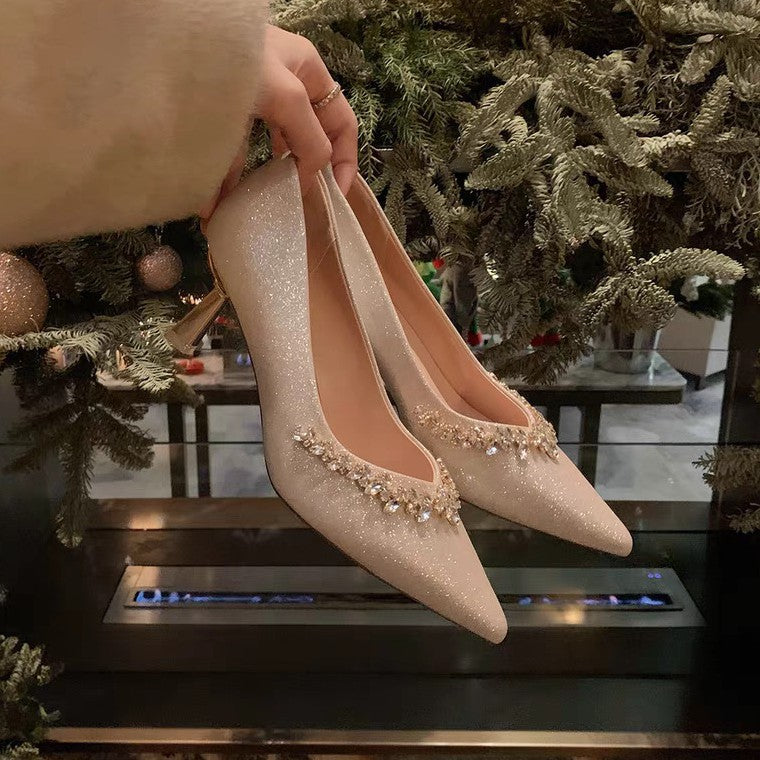 Damen Pumps mit funkelndem Strassbesatz und spitz zulaufendem Design EB