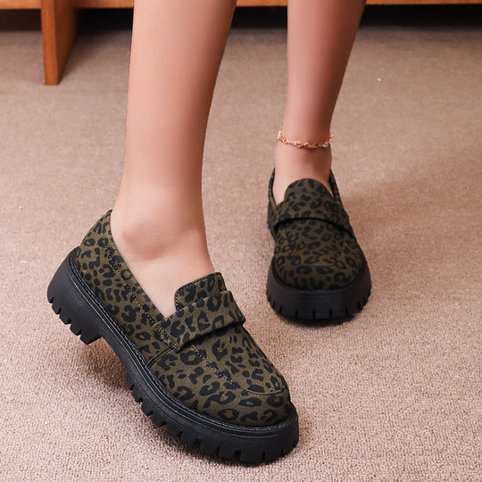 Damen Bequeme Slip-Ons mit animalischem Design EB