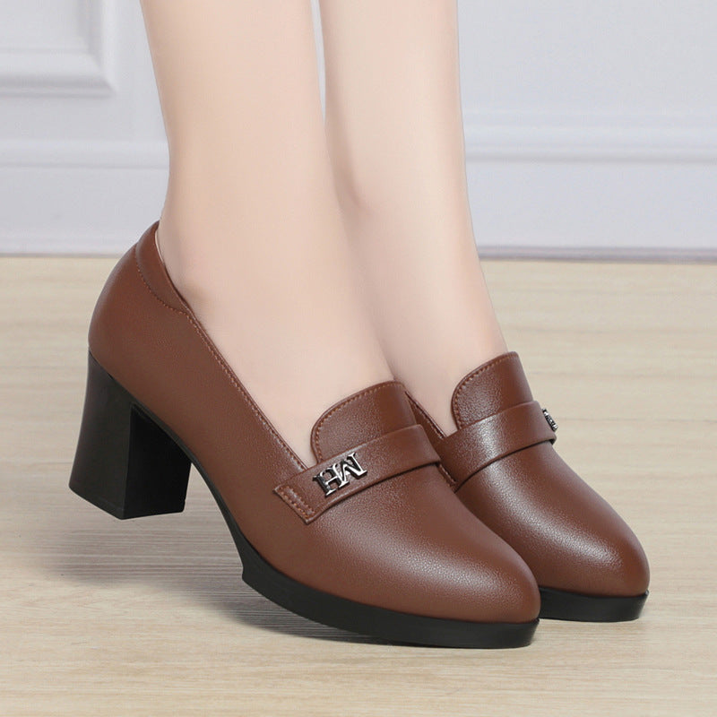 Damen elegante Pumps mit modischem Schmuckdetail und komfortablem Blockabsatz EB