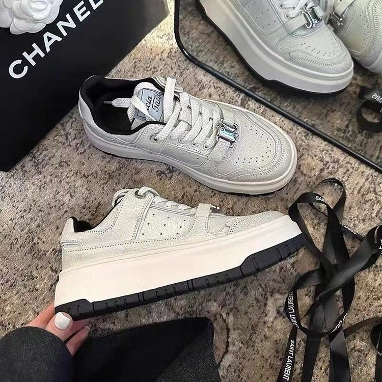 Damen Trendige Sneaker mit robuster Plateau-Sohle und modischem Schnallen-Design EB