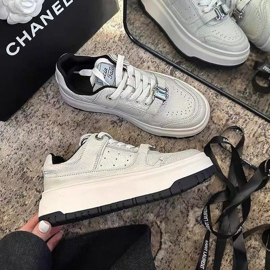 Damen Trendige Sneaker mit robuster Plateau-Sohle und modischem Schnallen-Design EB