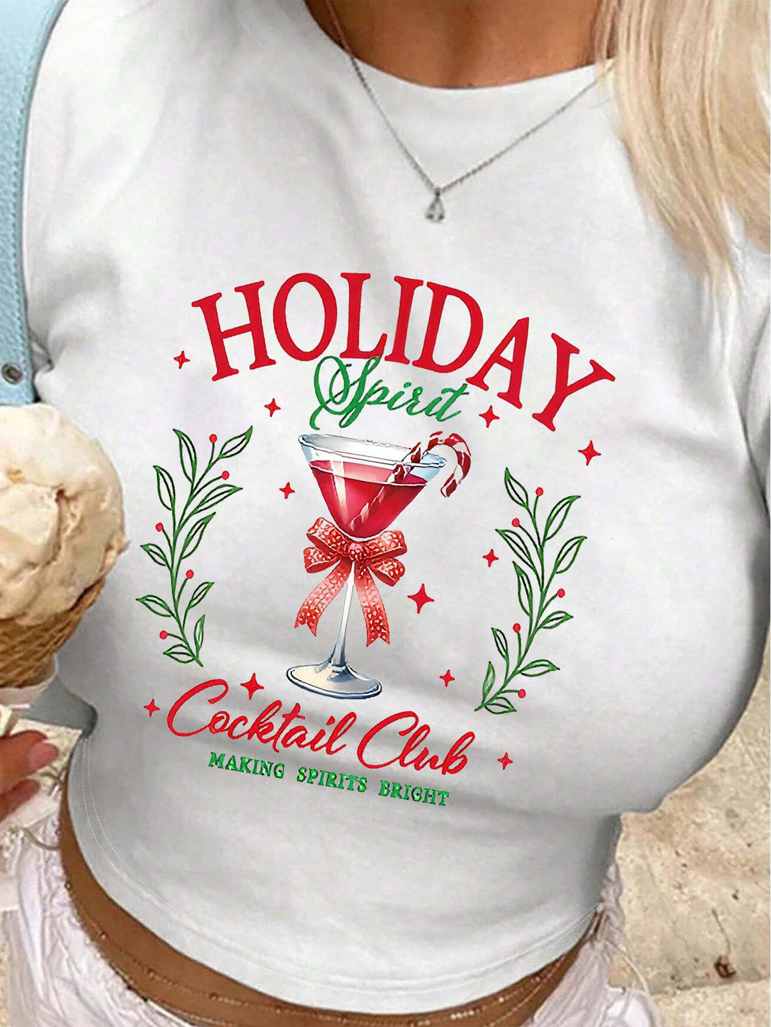 Damen Crop-Top mit kreativen Cocktail-Motiv und festlichem Aufdruck EB