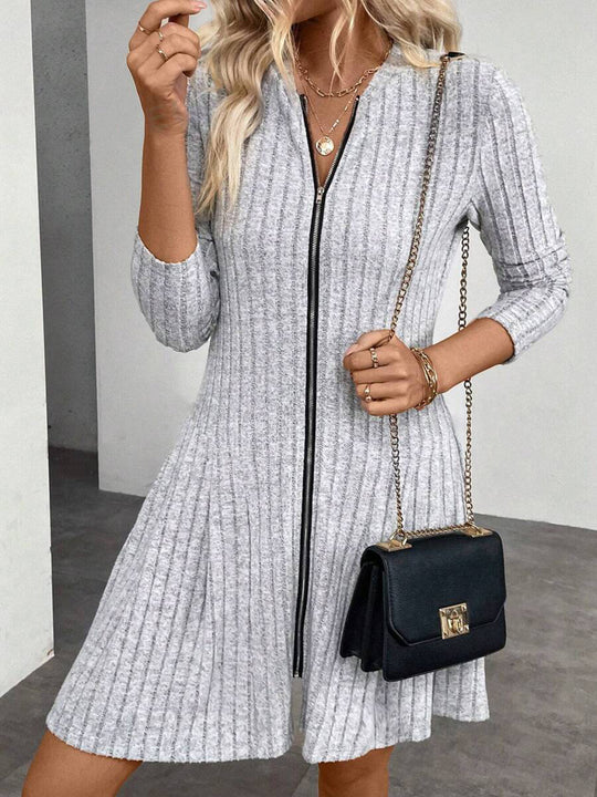 Damen Geripptes Strickkleid mit Frontreißverschluss und A-Linien-Silhouette EB