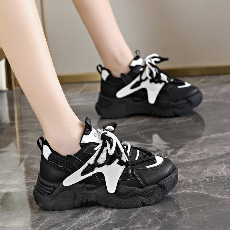 Damen Sportliche Chunky Sneaker mit atmungsaktiven Netzdetails und dämpfender Sohle EB