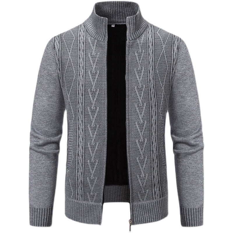 Herren Strickjacke mit modernem Zopfmuster und hochgeschlossenem Kragen EB