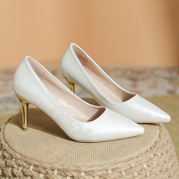 Damen elegante Pumps mit glänzendem Goldabsatz EB