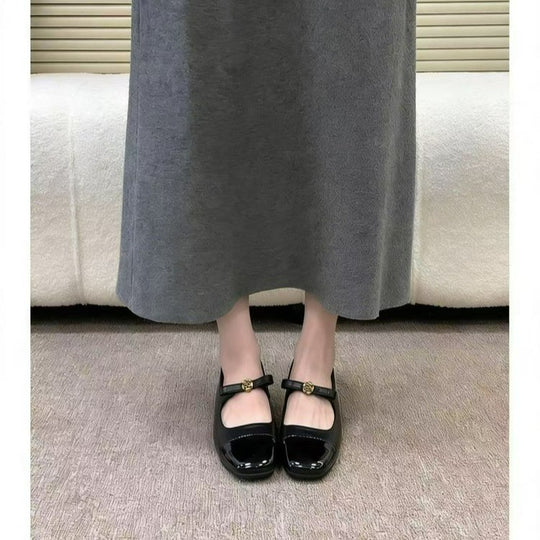 Damen Ballerina Schuhe mit elegantem Riemen und hochwertiger Lackspitze EB