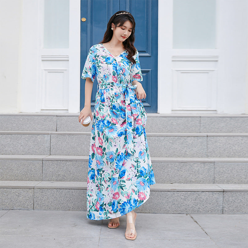 Damen Maxikleid mit eleganter Taille und floralen Akzenten EB