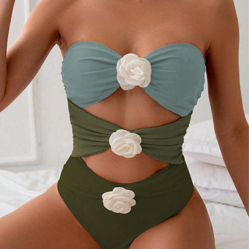 Damen Bandeau-Badeanzug mit eleganten Rüschen und floralen Akzenten EB
