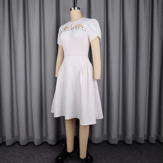 Damen Kleid mit eleganten Puffärmeln und raffinierten Cut-Outs EB