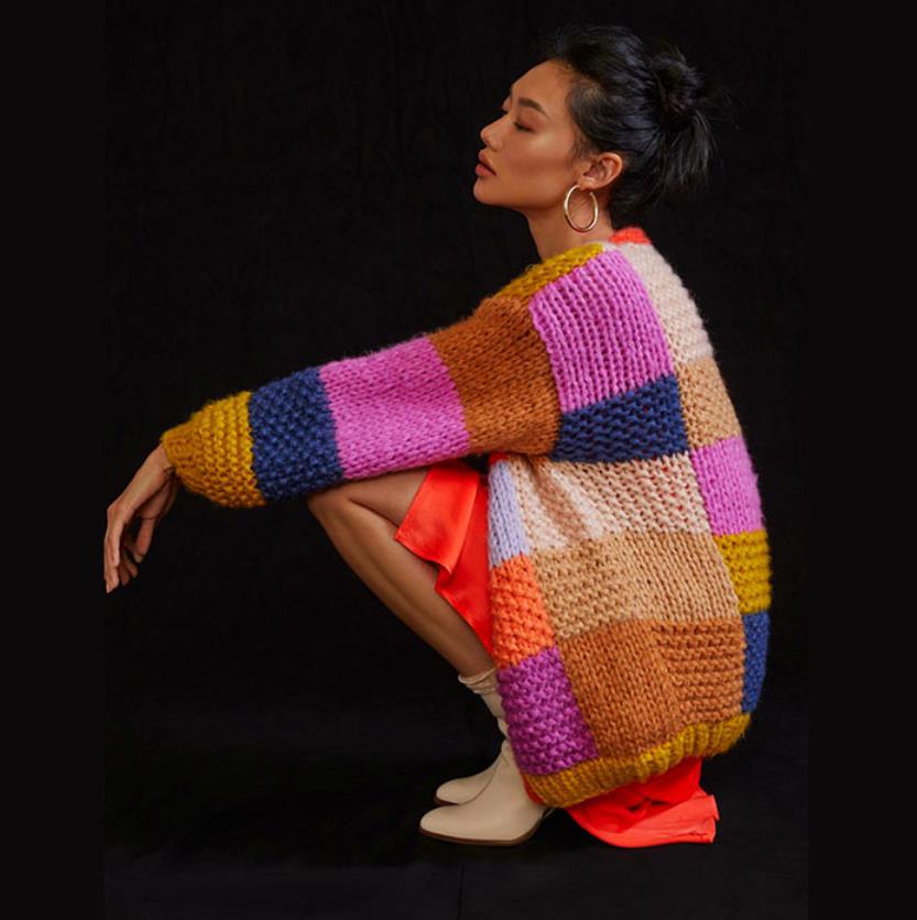 Damen Grobstrick-Cardigan mit buntem Patchwork-Design EB