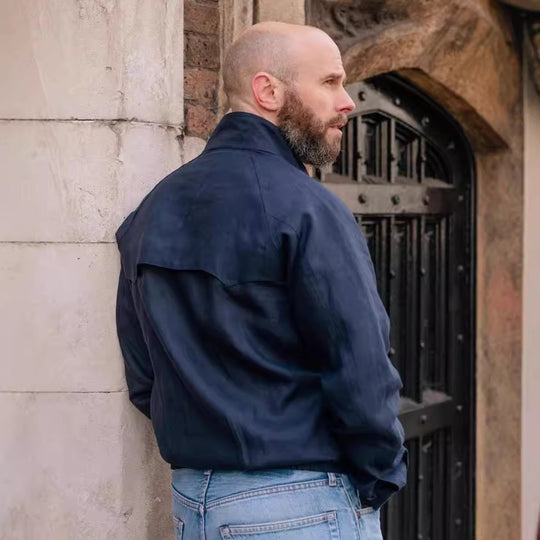 Herren leichte Steppjacke mit hohem Kragen und praktischen Taschen EB