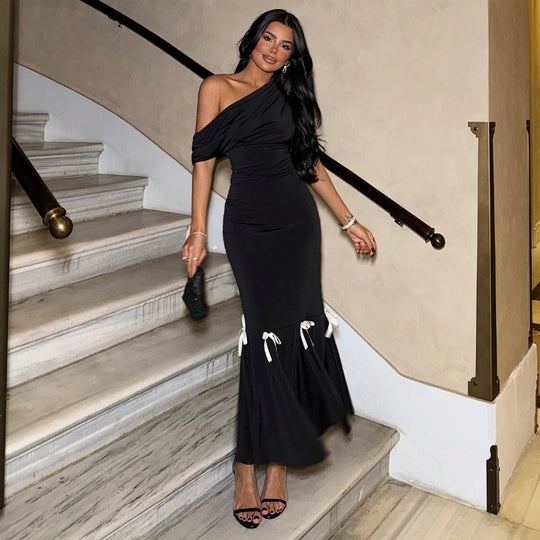 Damen Elegantes Maxikleid mit asymmetrischem One-Shoulder Design und verspielten Rüschendetails EB