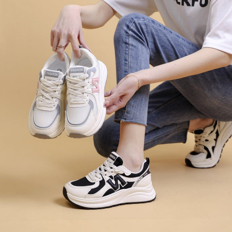 Damen Sportliche Sneakers mit atmungsaktivem Mesh-Obermaterial und dämpfendem Sohlenprofil EB