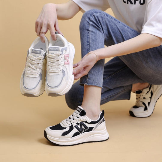Damen Sportliche Sneakers mit atmungsaktivem Mesh-Obermaterial und dämpfendem Sohlenprofil EB