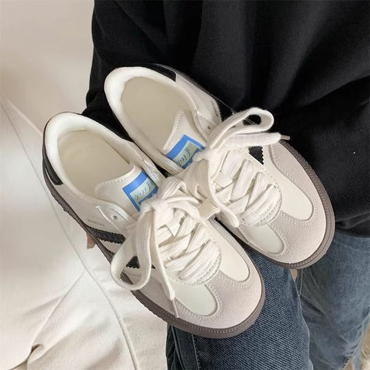 Damen Sportliche Sneakers mit atmungsaktivem Obermaterial und modischen Details EB