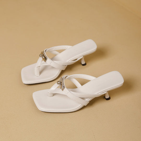 Damen elegante Riemchen-Sandaletten mit niedrigen Blockabsatz und stilvollen Details EB
