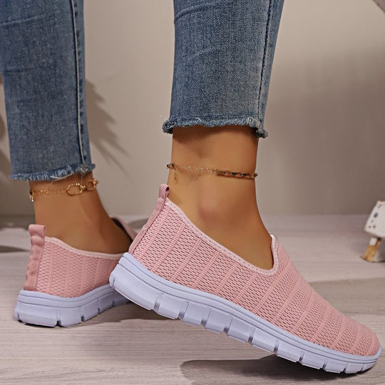 Damen Slip-On Sneakers mit atmungsaktiver Oberflächenstruktur und rutschfester Sohle EB