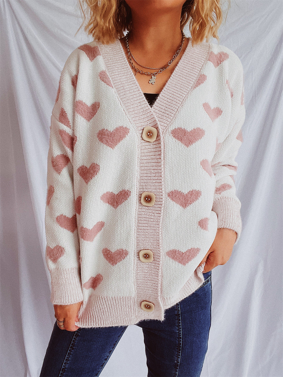 Damen Strickjacke mit herzförmigem Muster und knöpfbarem Design EB
