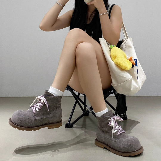 Damen bequeme und stilvolle Chelsea Boots mit trendy Schnürung EB