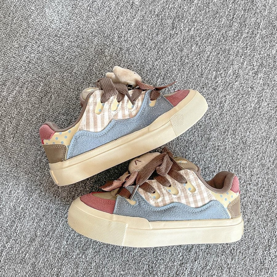 Damen Verspielte Freizeit Sneakers mit kuscheligen Tierdetails EB