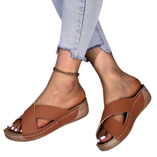 Damen komfortable Wedge-Pantoletten mit elegantem Überkreuz-Design EB