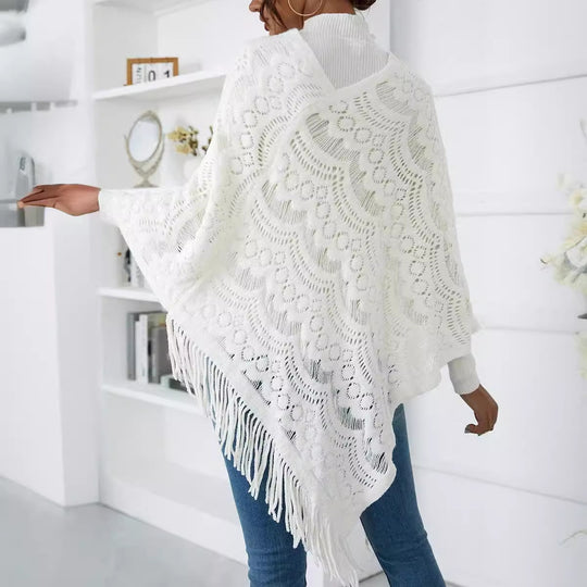 Damen Strickponcho mit kunstvollen Häkelmustern und Fransen EB