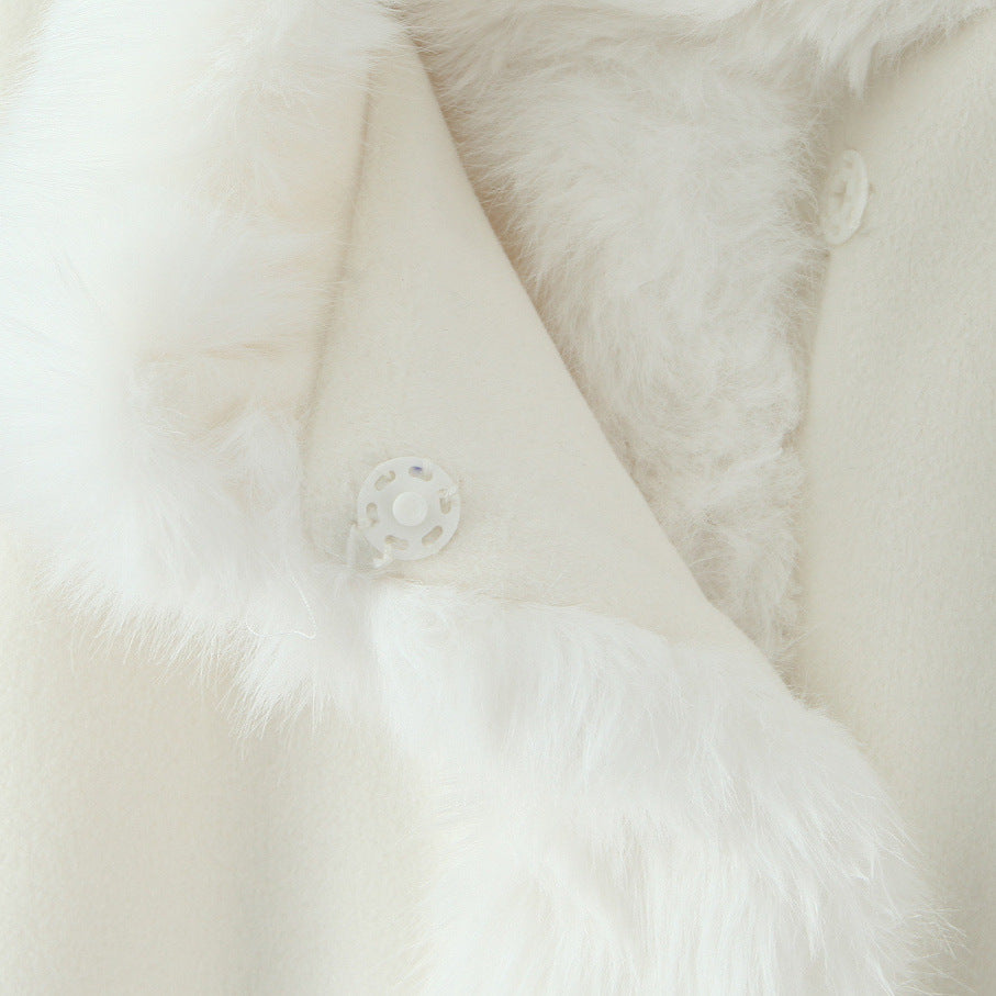 Damen elegante Kunstfelljacke mit weichem Kragen und modernen Details EB