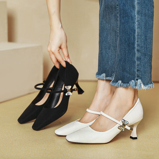 Damen elegante Mary Jane Pumps mit dekorativen Schmuckdetails EB