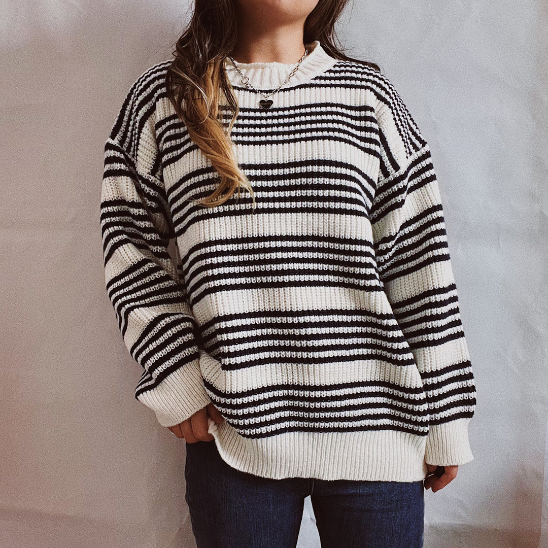 Damen lässiger Strickpullover mit breiten Streifen und überschnittenen Schultern EB