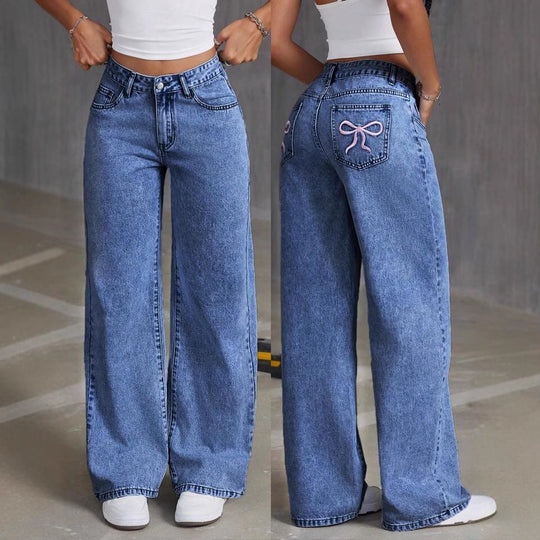 Damen Weit geschnittene Jeans mit kräftigen Kontrastnähten und verspielt gestickten Taschen EB
