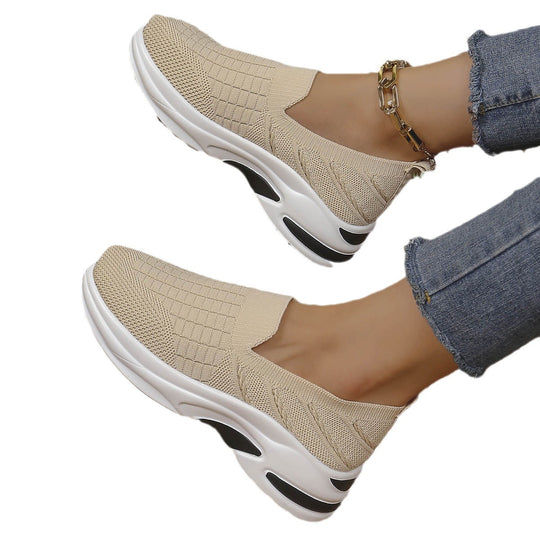 Damen Sneaker im modernen Slip-On Design mit luftiger Strickstruktur und komfortabler Dämpfung EB