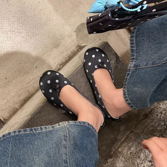 Damen elegante Ballerinas mit verspieltem Punkte-Design und komfortablem Fußbett EB