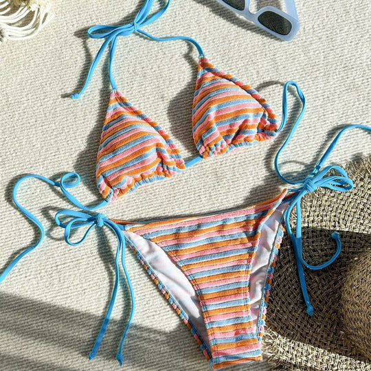 Damen Bikinimodell mit verspieltem Streifenmuster EB