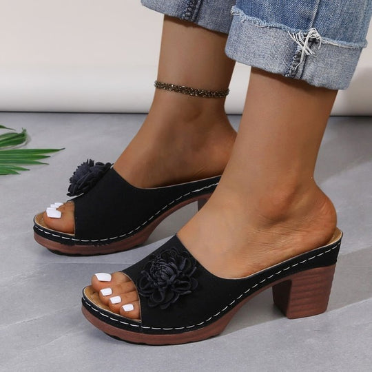 Damen Lederoptik-Peeptoe Mules mit Blütenapplikation und mittlerem Blockabsatz EB