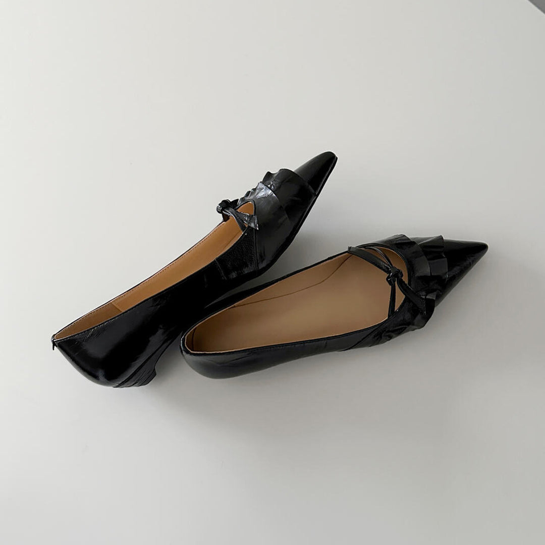 Damen Pumps mit verspieltem Rüschen-Design und schmaler Zehenpartie EB